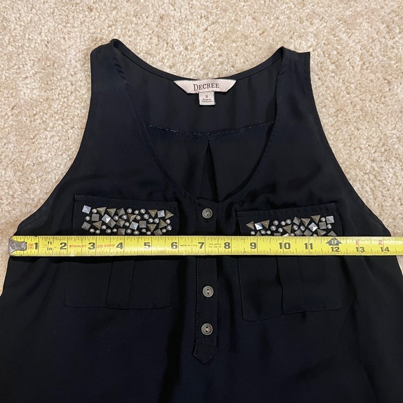 Women’s Decree V neck button detailed tank size Small - Picture 6 of 8